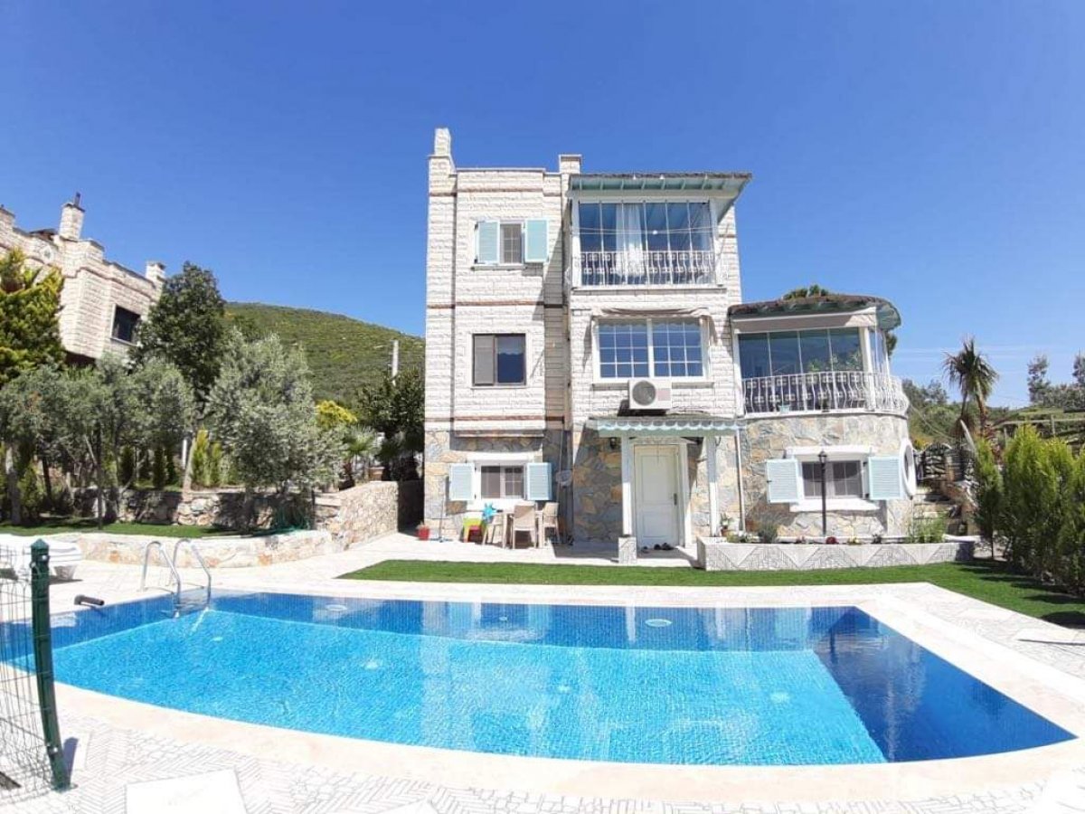 Bodrum Güvercinlik Kuyucakta Doğa İçerisinde Özel Havuzlu Villa