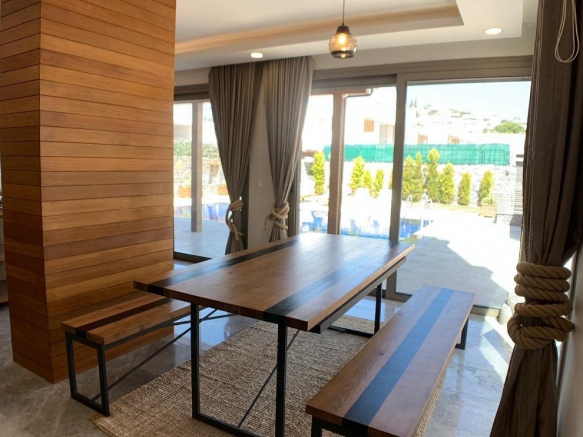 Bodrum Merkezde Müstakil Havuzlu 4 Odalı Villa