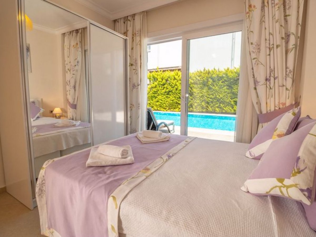 Bodrum Torbada Müstakil Bahçeli Özel Havuzlu 5 +2 Villa