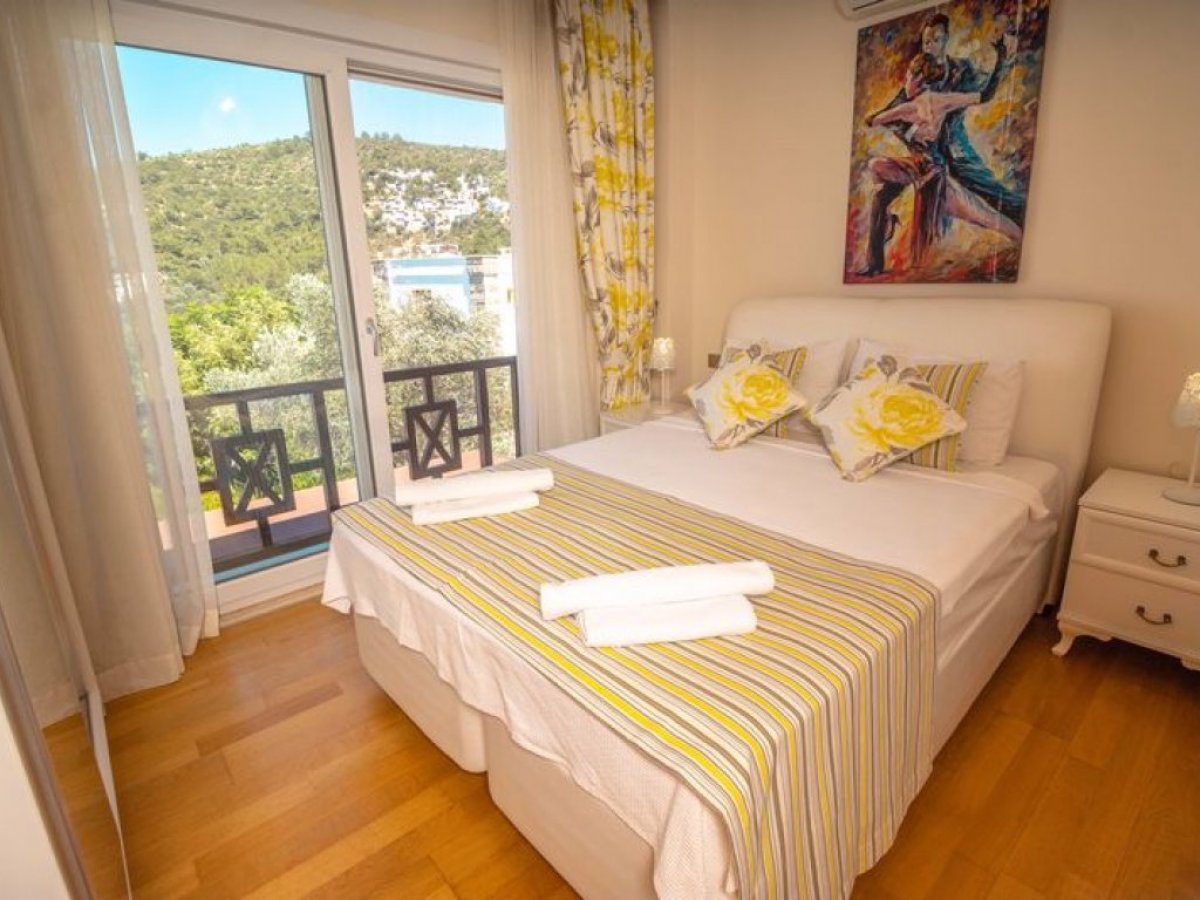 Bodrum Torbada Müstakil Bahçeli Özel Havuzlu 5 +2 Villa