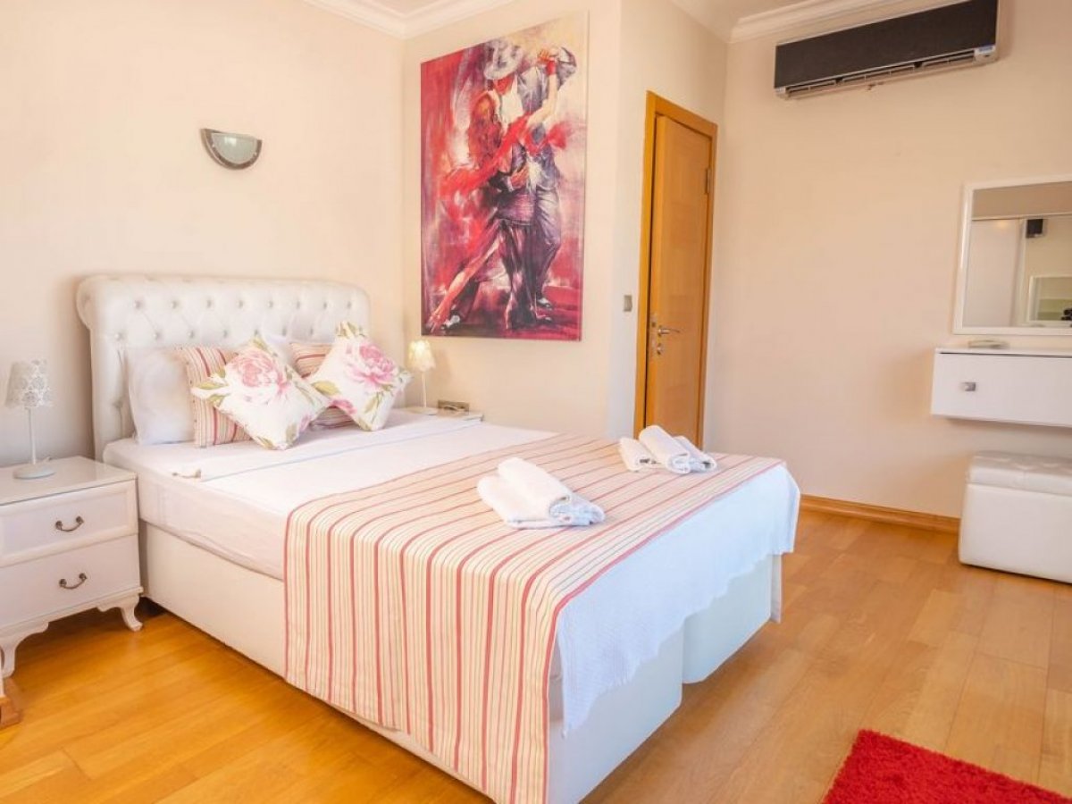 Bodrum Torba'da Müstakil,Bahçeli, Özel Havuzlu 5 +2 Villa