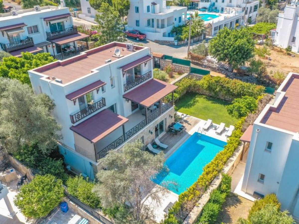 Bodrum Torbada Müstakil Bahçeli Özel Havuzlu 5 +2 Villa