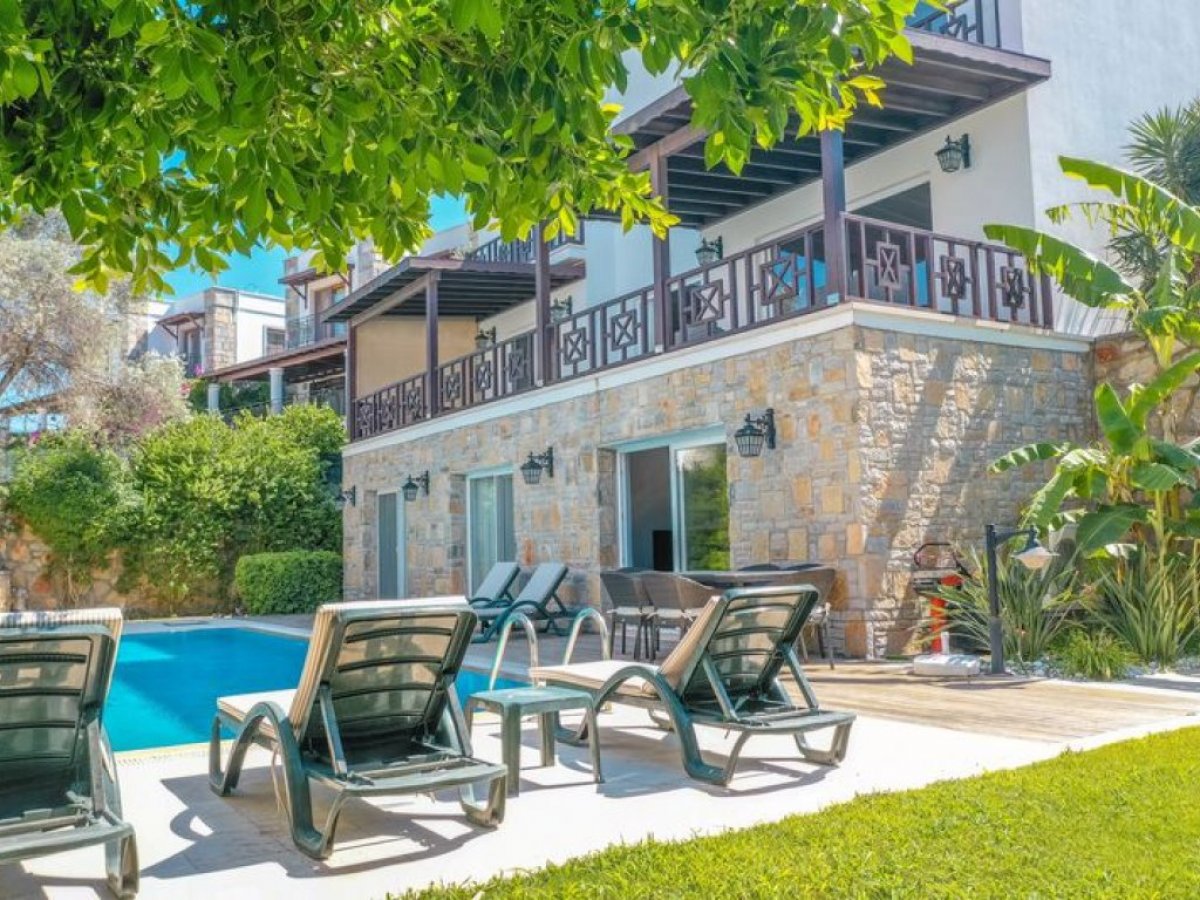 Bodrum Torbada Müstakil Bahçeli Özel Havuzlu 5 +2 Villa