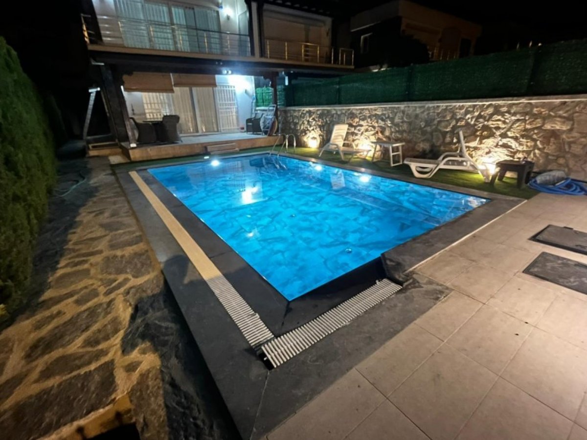 Bodrum Konacıkta 4 Odalı Özel Havuzlu İkiz Villa