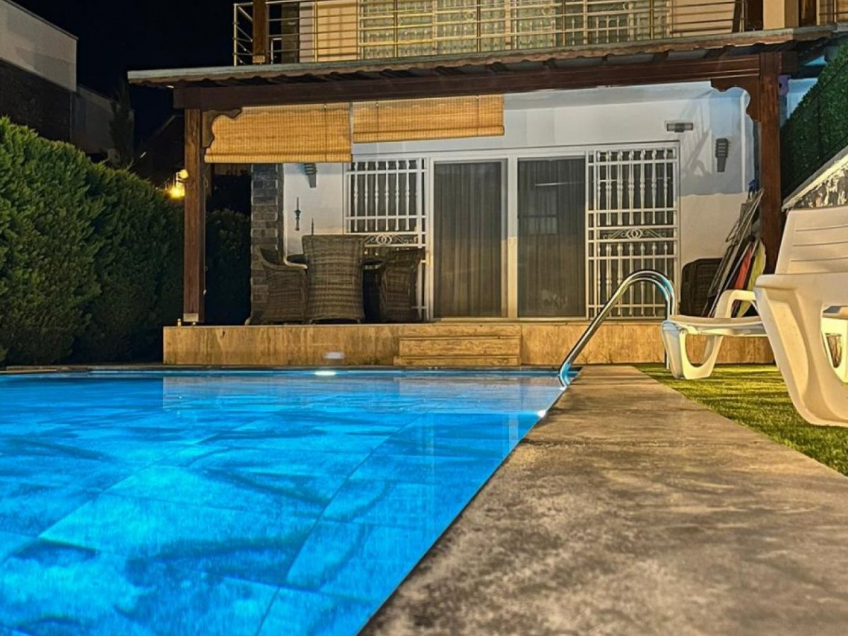 Bodrum Konacıkta 4 Odalı Özel Havuzlu İkiz Villa