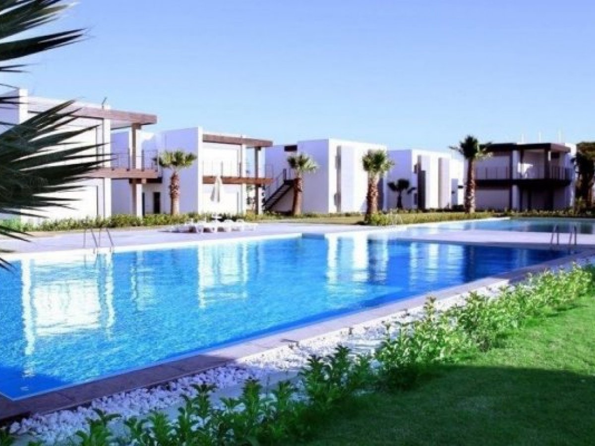 3 -room villa with the sea with a common pool in the Ortakent