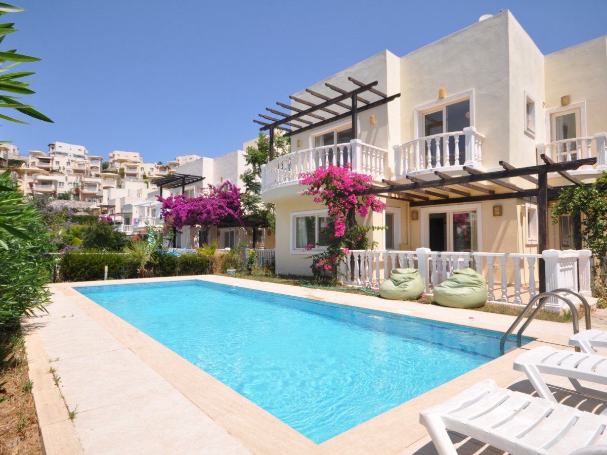 Adabükü 4+1 Özel Havuzlu Muhteşem Villa