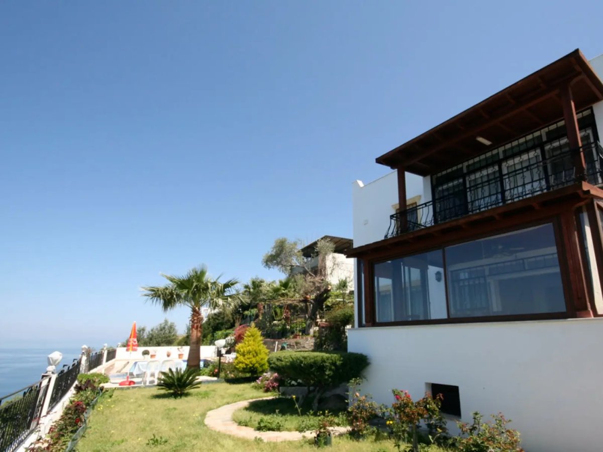 Bodrum Gümüşlükte 3 Odalı Özel Havuzlu Deniz Manzaralı Villa
