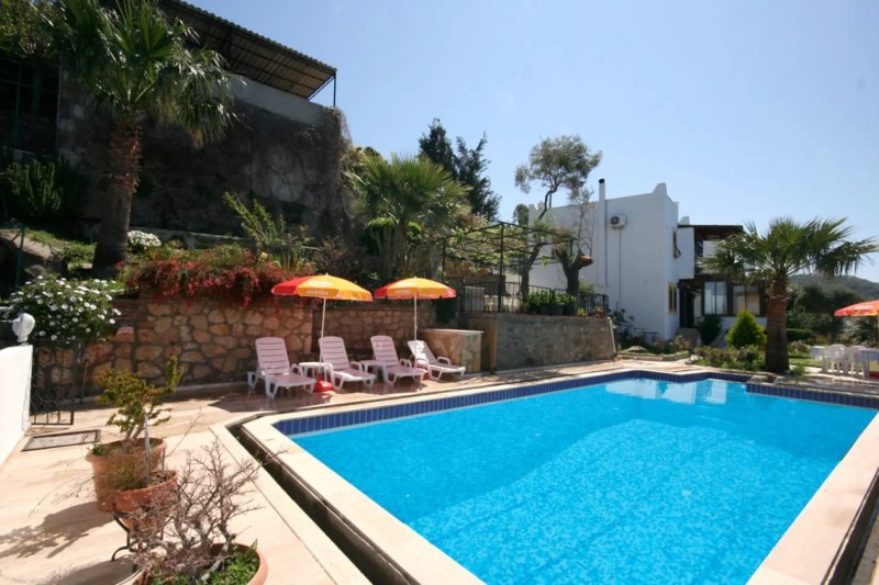 Bodrum Gümüşlükte 3 Odalı Özel Havuzlu Deniz Manzaralı Villa