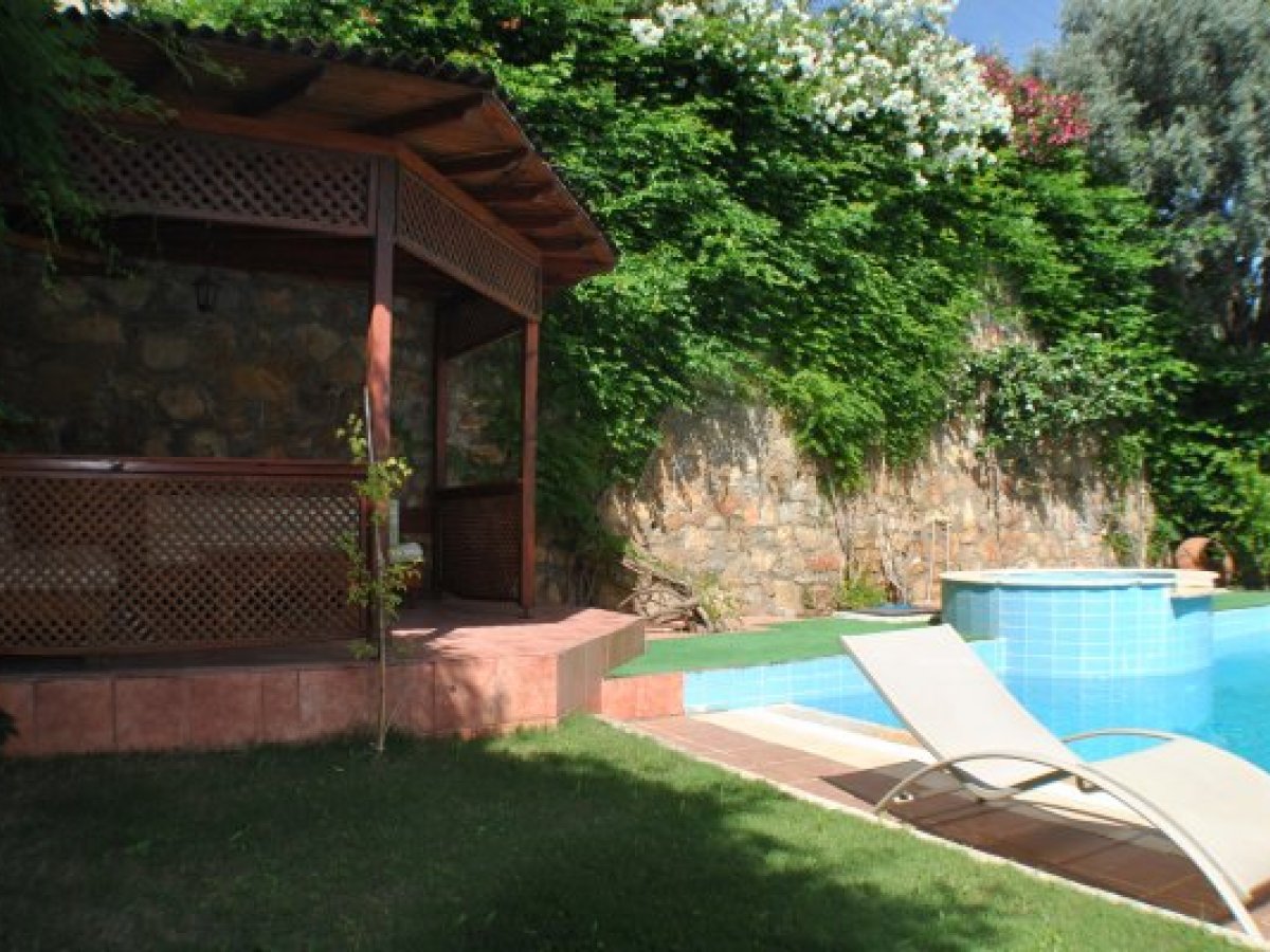 4-Bedroom Conservative Private Pool Villa in Torba Secret