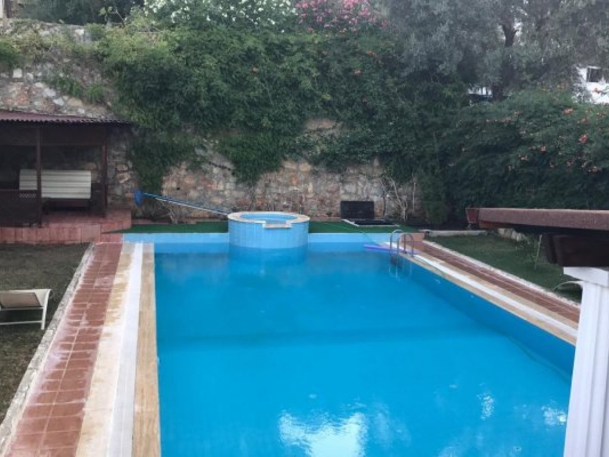 4-Bedroom Conservative Private Pool Villa in Torba Secret