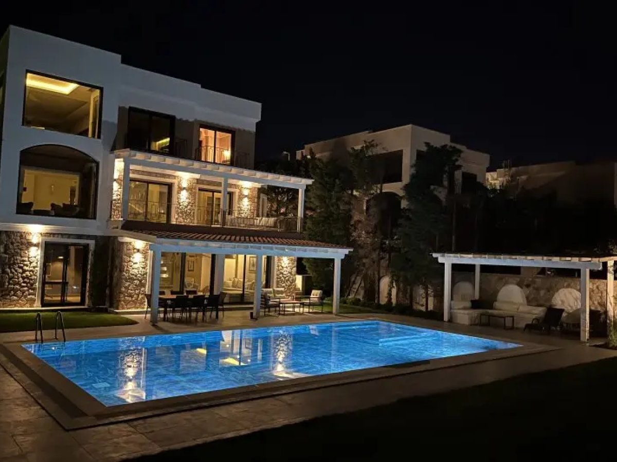 Bodrum Turgutreiste 5 Odalı Özel Havuzlu Deniz Manzaralı Villa Su