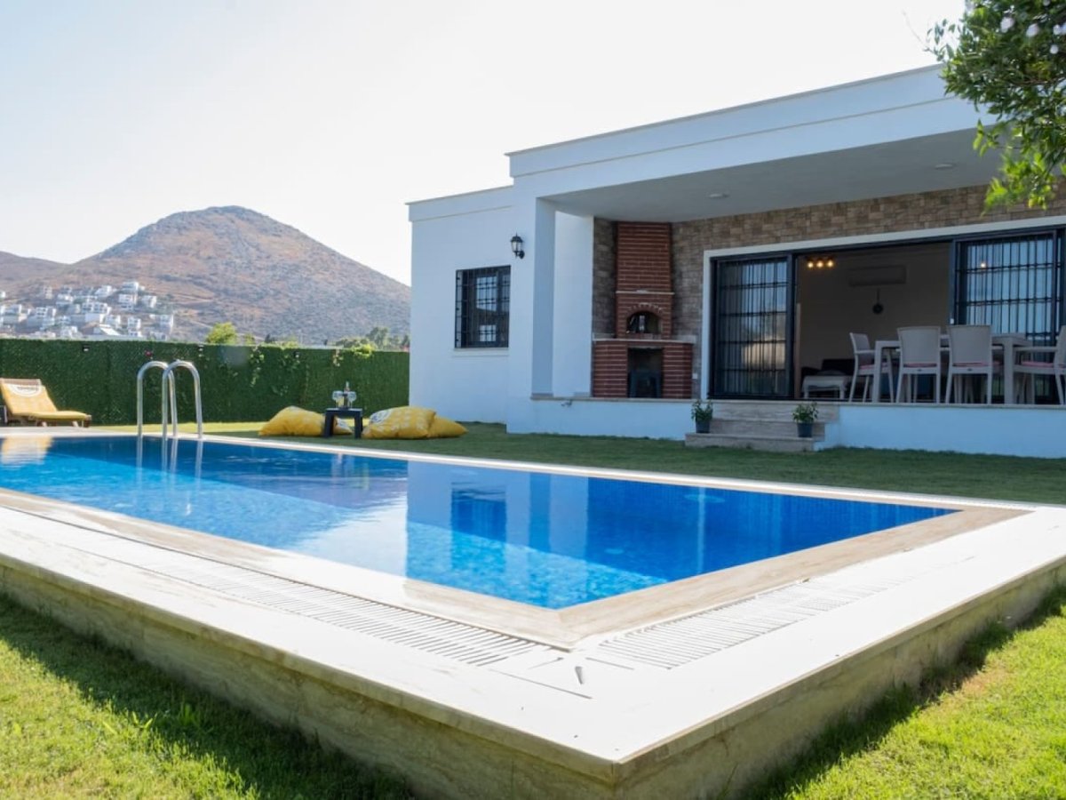 Bodrum Turgutreis Özel Havuzlu 3 Yatak Odalı Tatil Evi